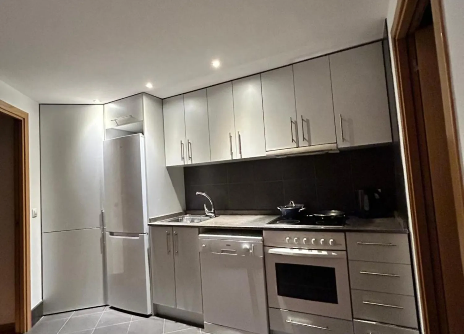 Habitacion En Piso Compartido Chambre En Colocation Room In Shared Flat 帕斯底拉卡萨 民宿