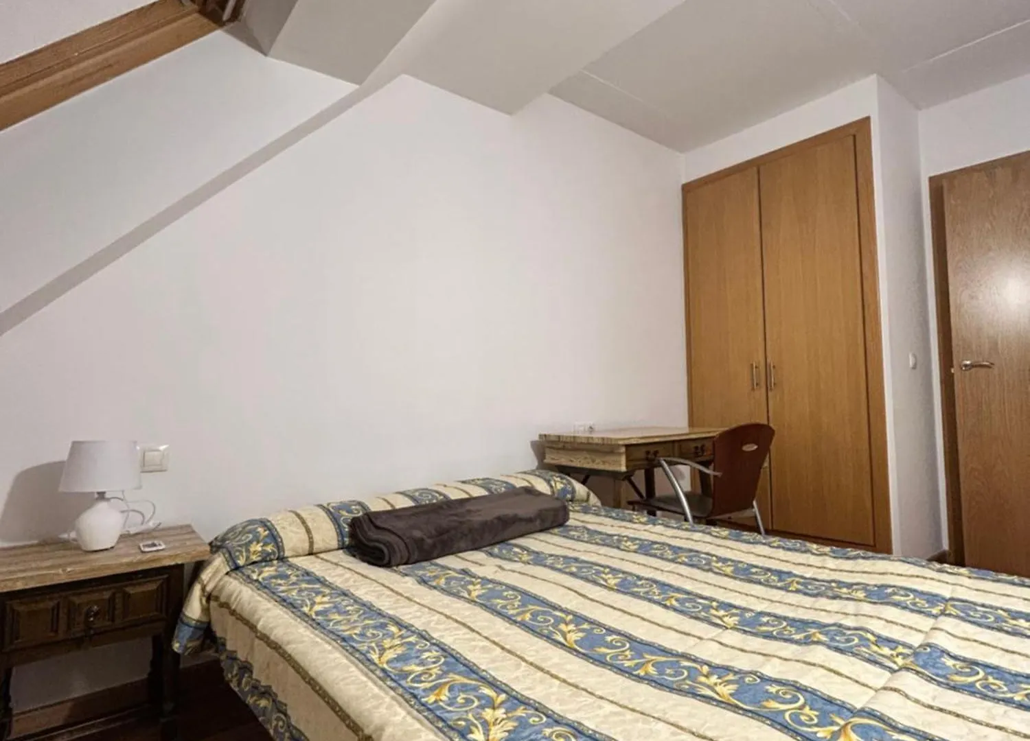 民宿 Habitacion En Piso Compartido Chambre En Colocation Room In Shared Flat 帕斯底拉卡萨