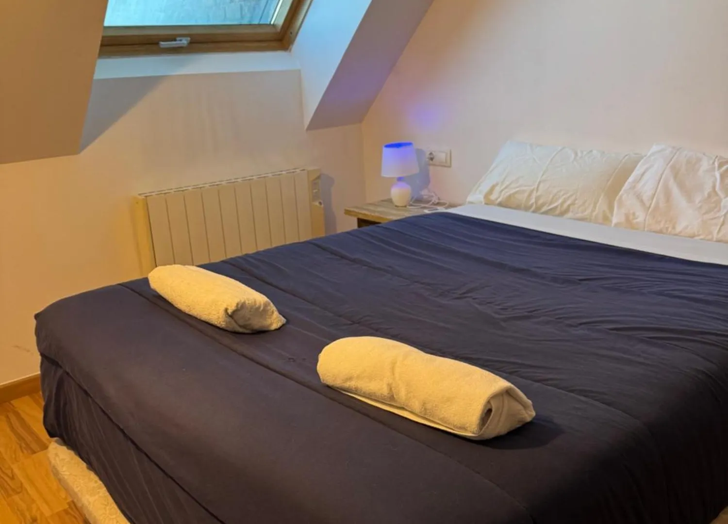 Habitacion En Piso Compartido Chambre En Colocation Room In Shared Flat 帕斯底拉卡萨 民宿